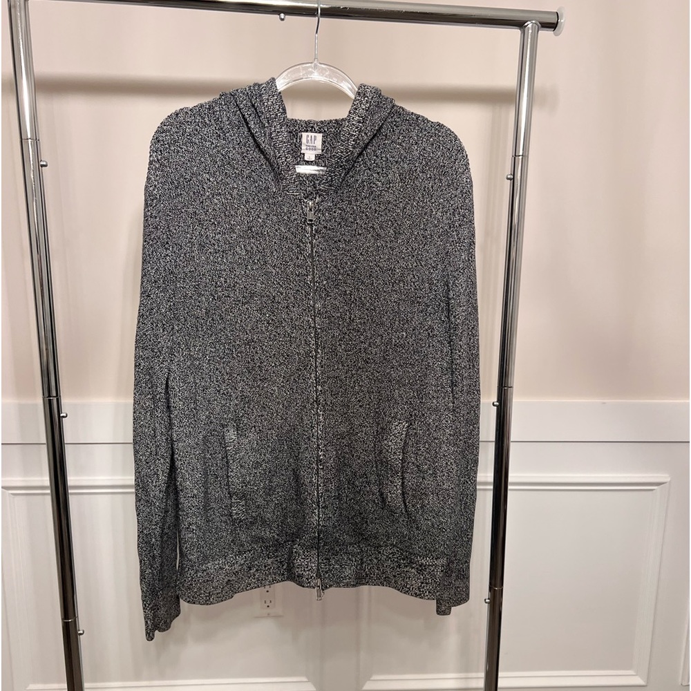 Men’s grey gap sweater size L